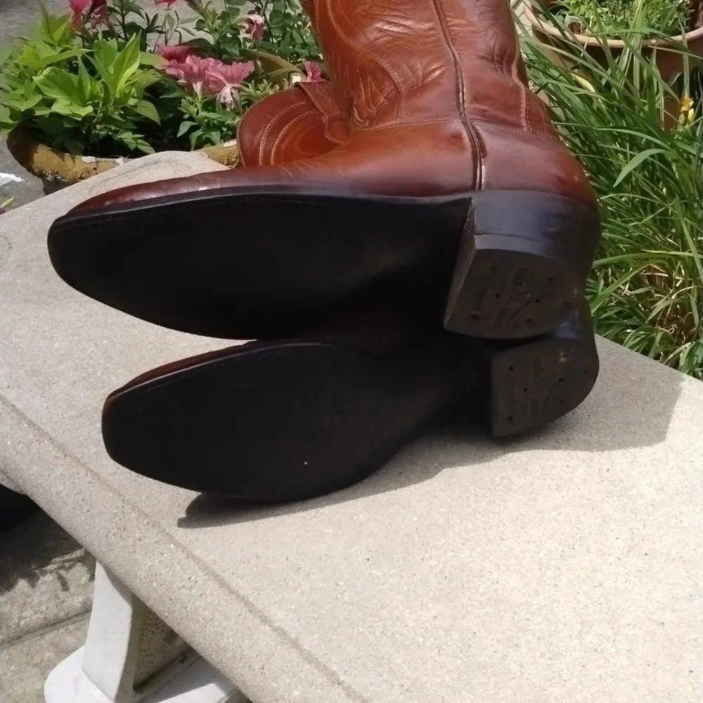 Lucchese men's boot size 9 EE, L6609